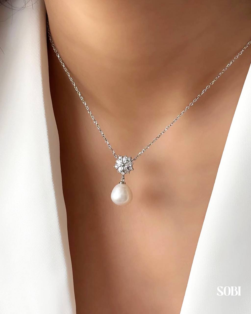 گردنبند نقره ایتالیایی مدل گل یاس . سوبی گالری