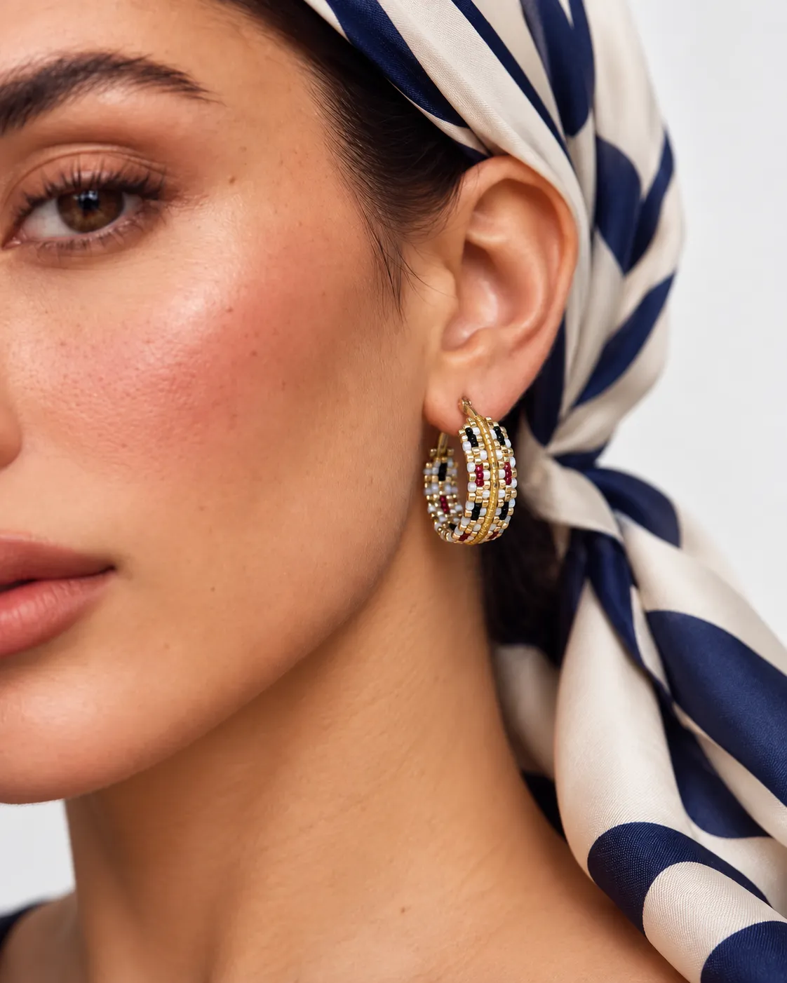 گوشواره حلقهای مهره ژاپنی مدل آتنا طلایی | دستساز سوبی گالری